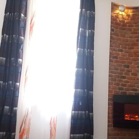 Apartment With Fireplace Lviv Buitenkant foto