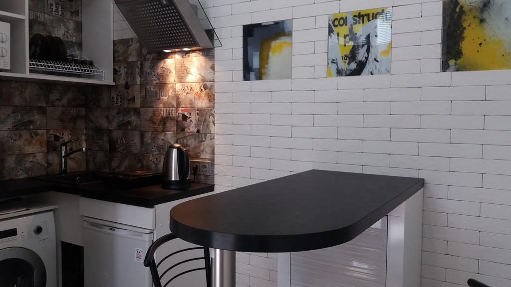 Apartment With Fireplace Lviv Buitenkant foto