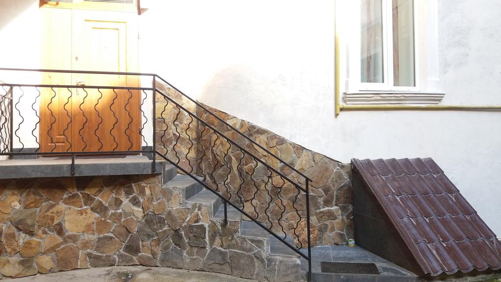 Apartment With Fireplace Lviv Buitenkant foto
