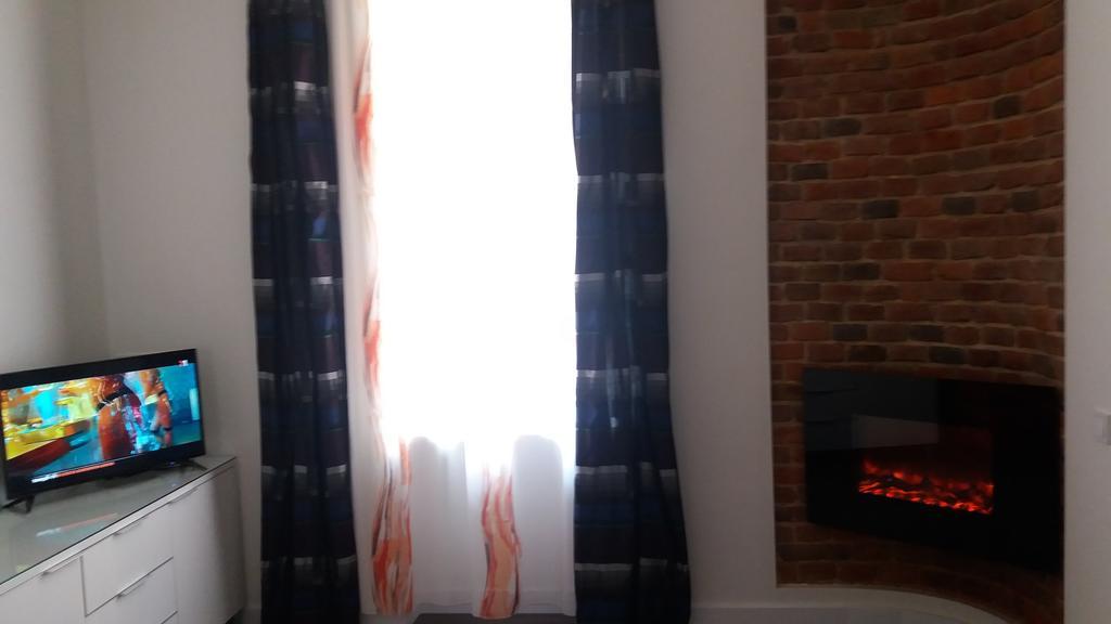Apartment With Fireplace Lviv Buitenkant foto